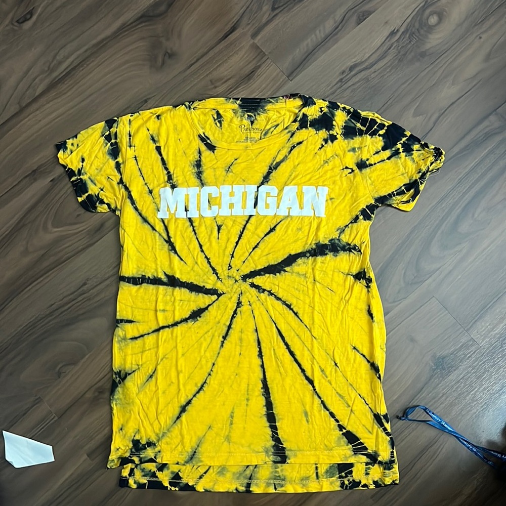 UNIVERSITY OF MICHIGAN T SHIRT